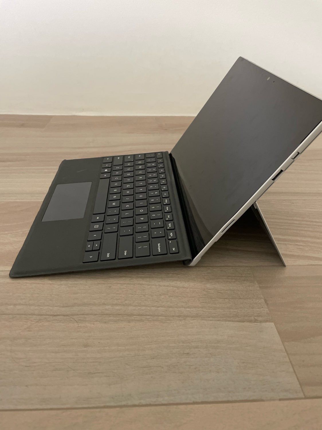 Surface Pro 5 W/ Keyboard 