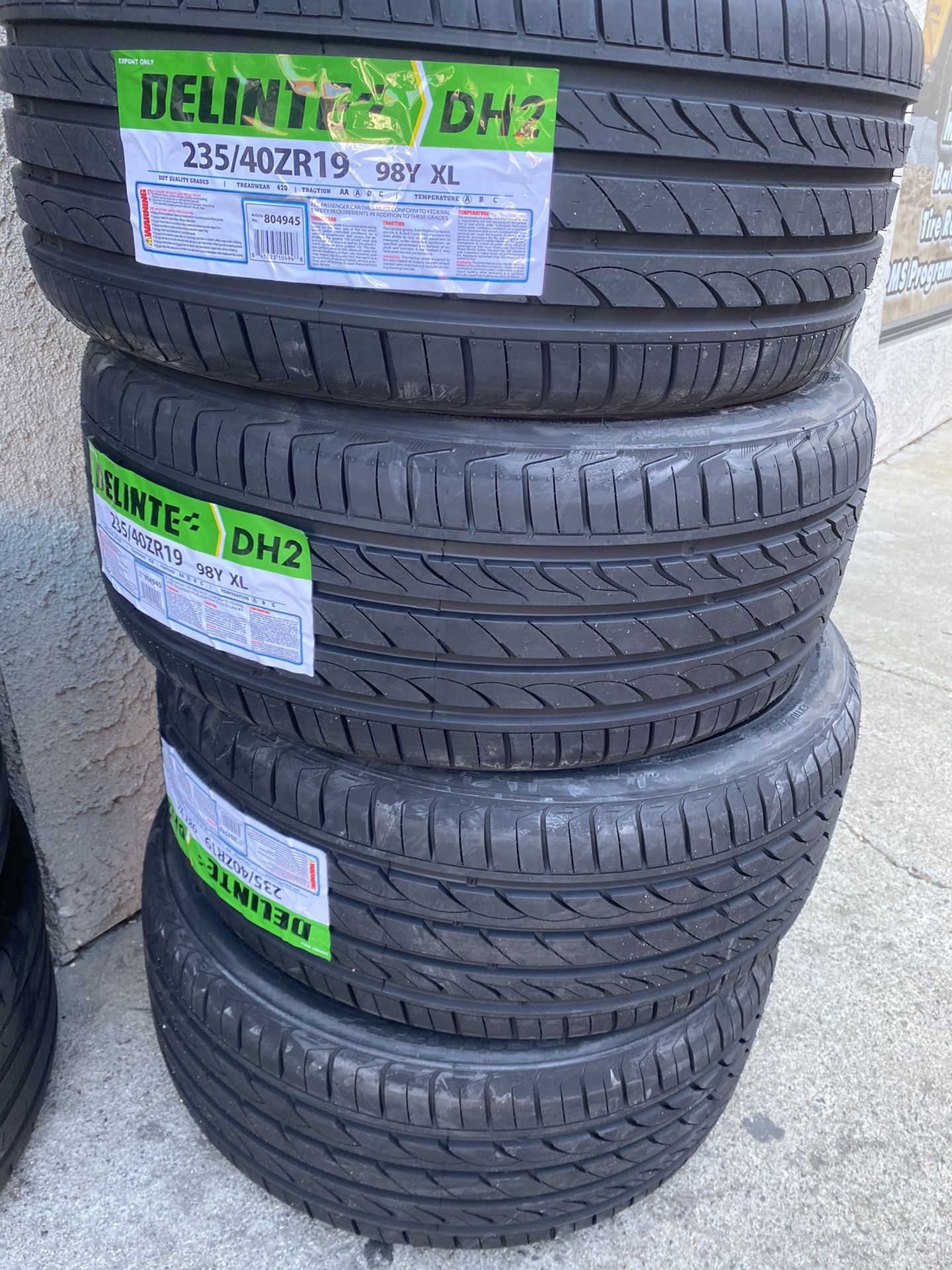 235/40/19 new tires