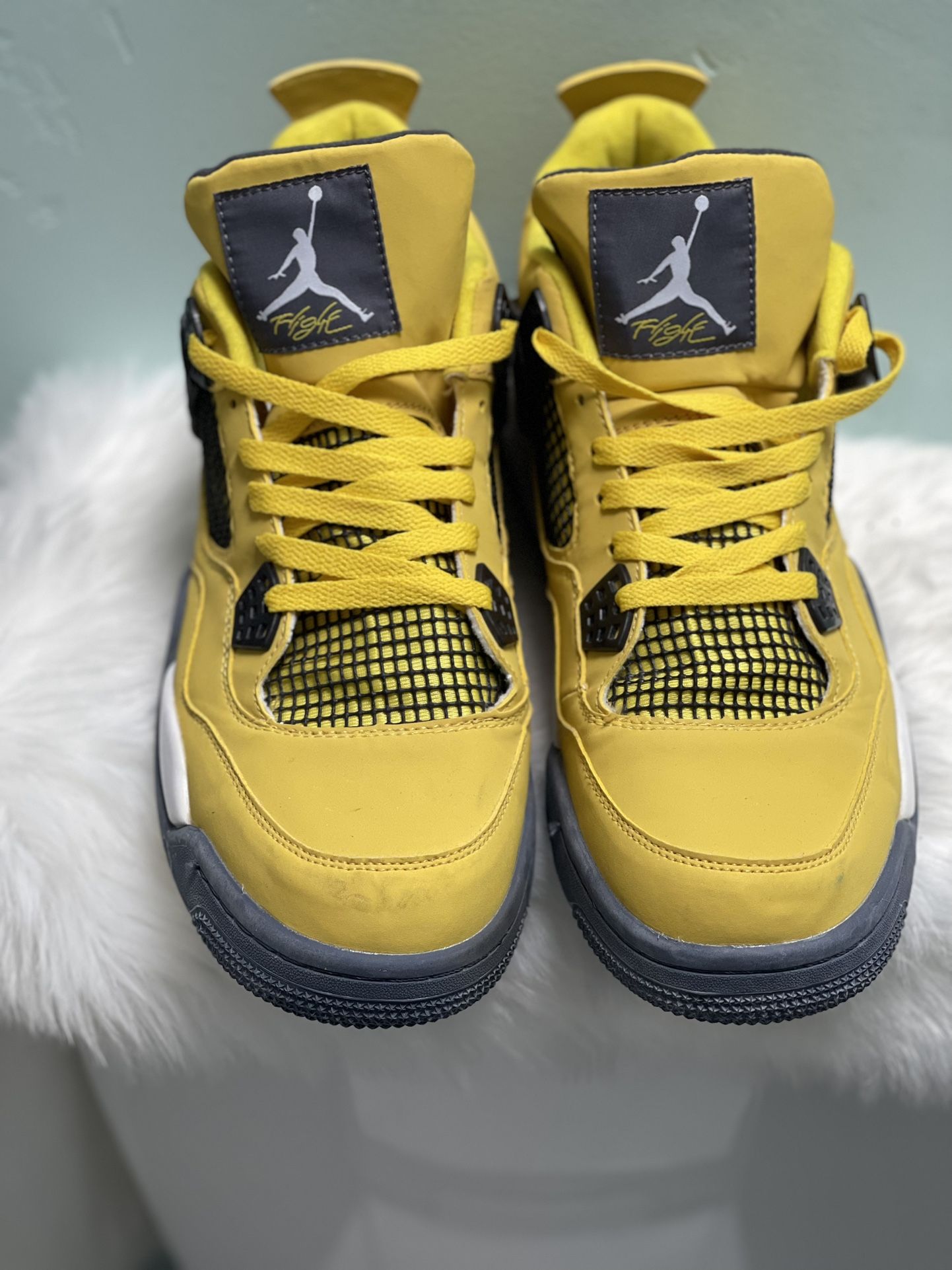 Jordan 4 Lightning Sz 13