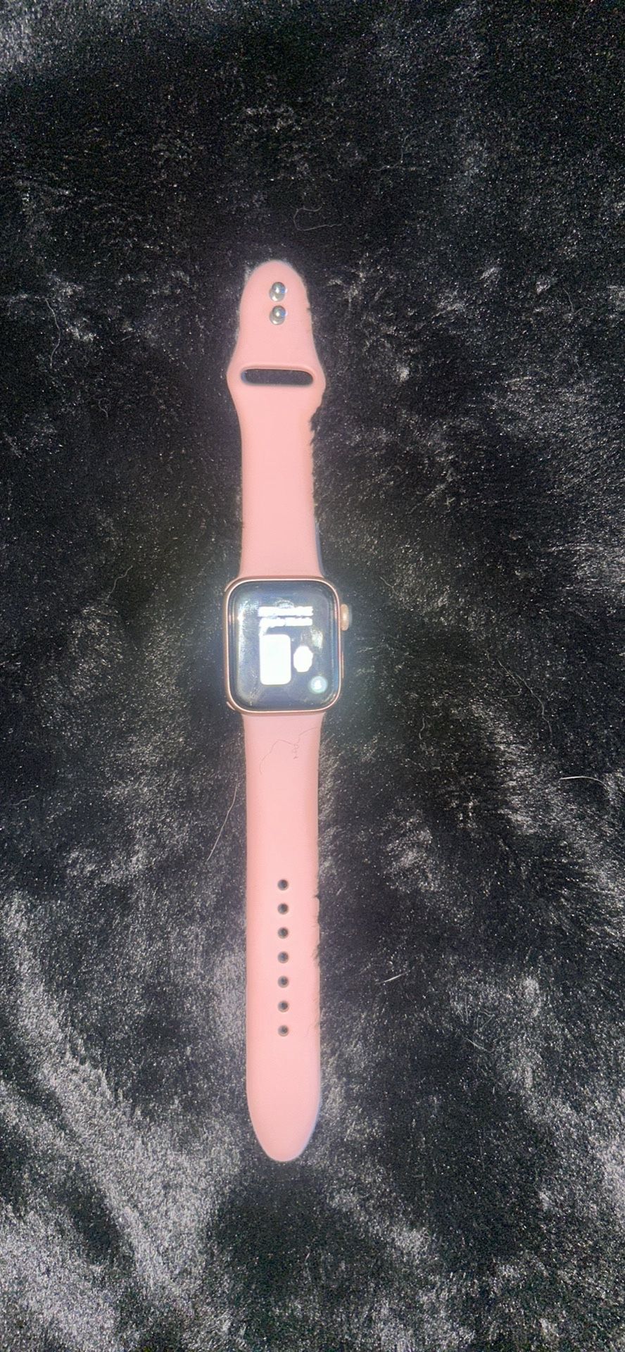 Rose Gold Apple Watch Gen 4