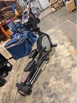 Like NEW Sole E35 Elliptical