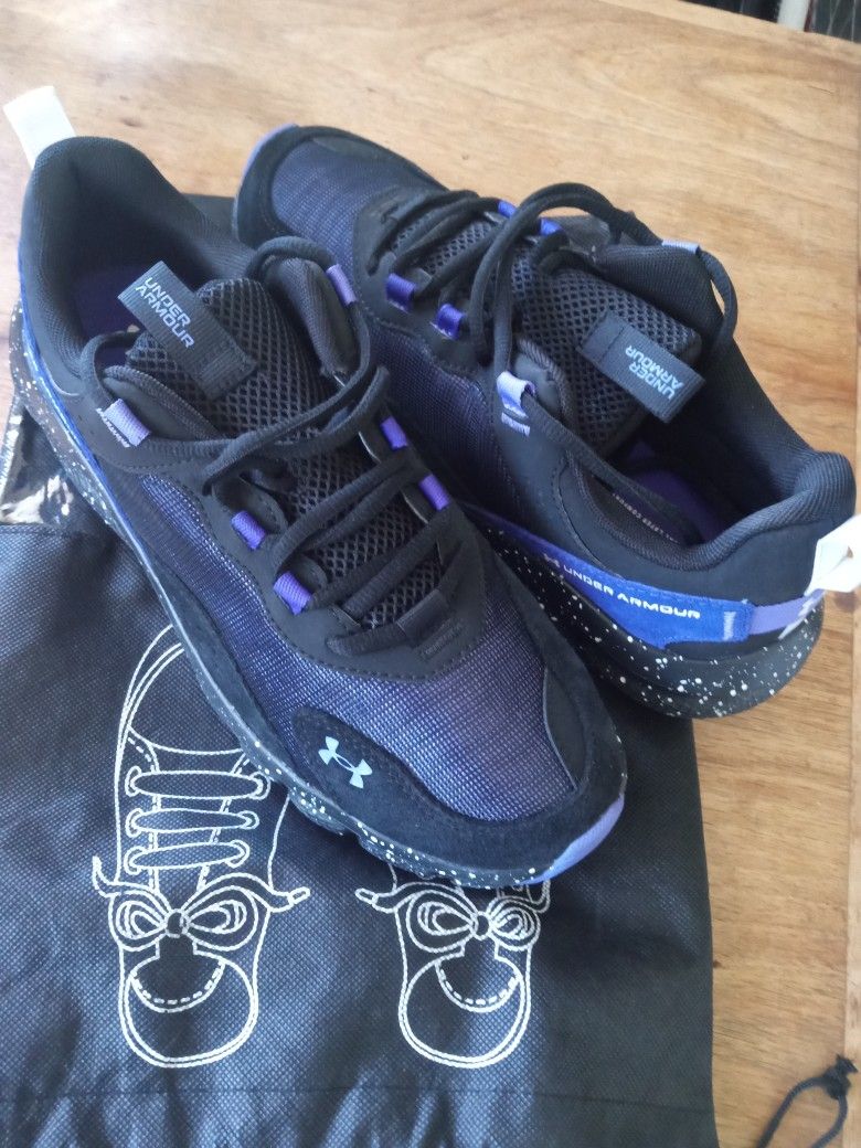 UNDER ARMOUR RUNNING ATHLETIC SHOES SIZE 8.5 MENS