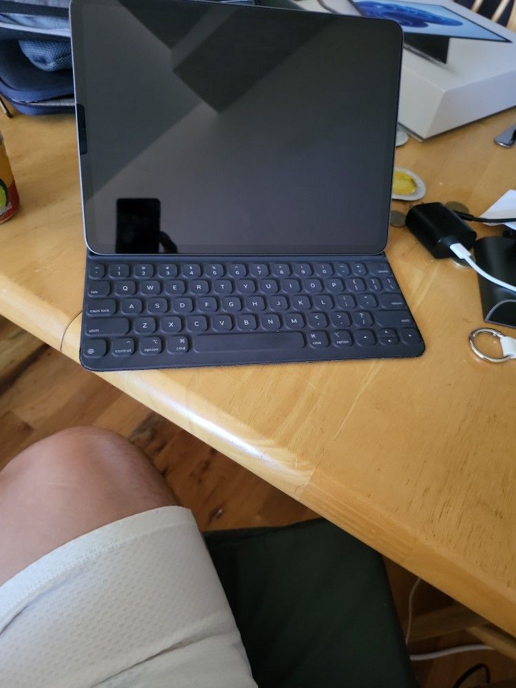 Apple iPad pro Keyboard 11 Inch Keyboard Only (1st Gen)