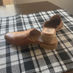 Slip On Shoes- 5.5