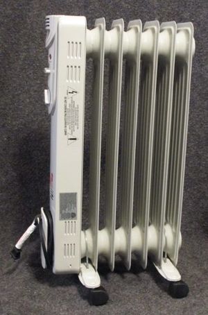 1 500 Watt Oil Filled Electric Radiator Feature Comforts Heater