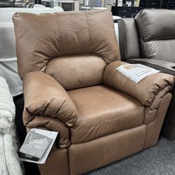 Recliner Chair. 🚚WE DELIVER🚚