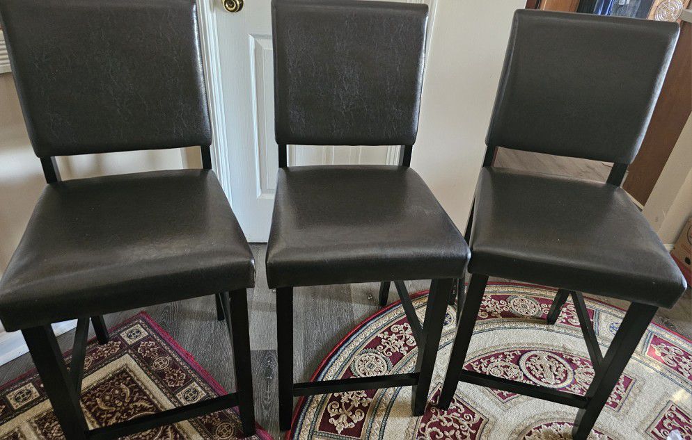 BarStool/ Counter High Chair (Great Condition)