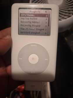Ipod needs new battery screen good 👍