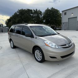 2009 Toyota Sienna 