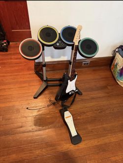 PS4 Rock Band Wireless drums And Guitar 