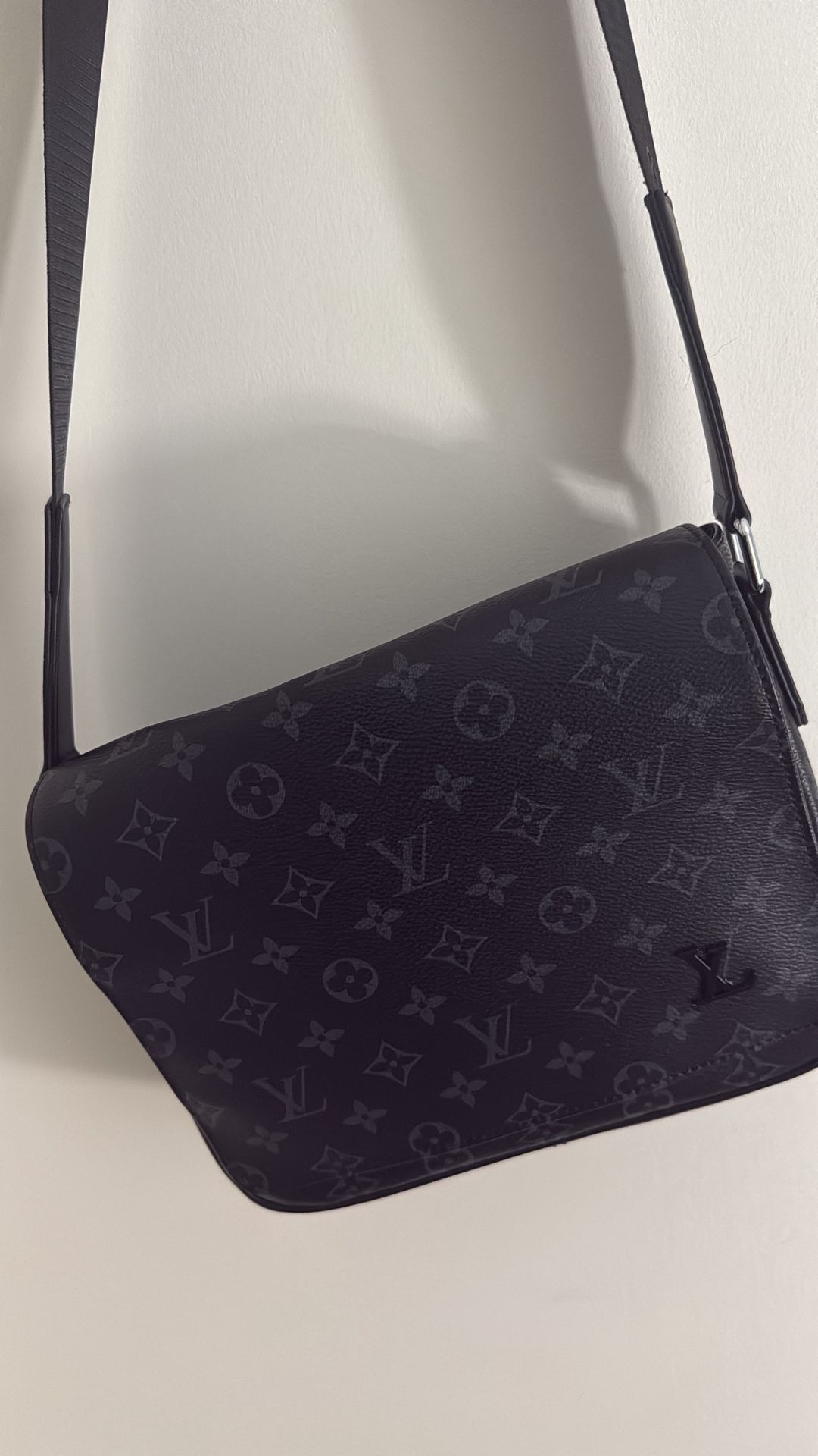 Louis Vuitton Sidebag District Pm