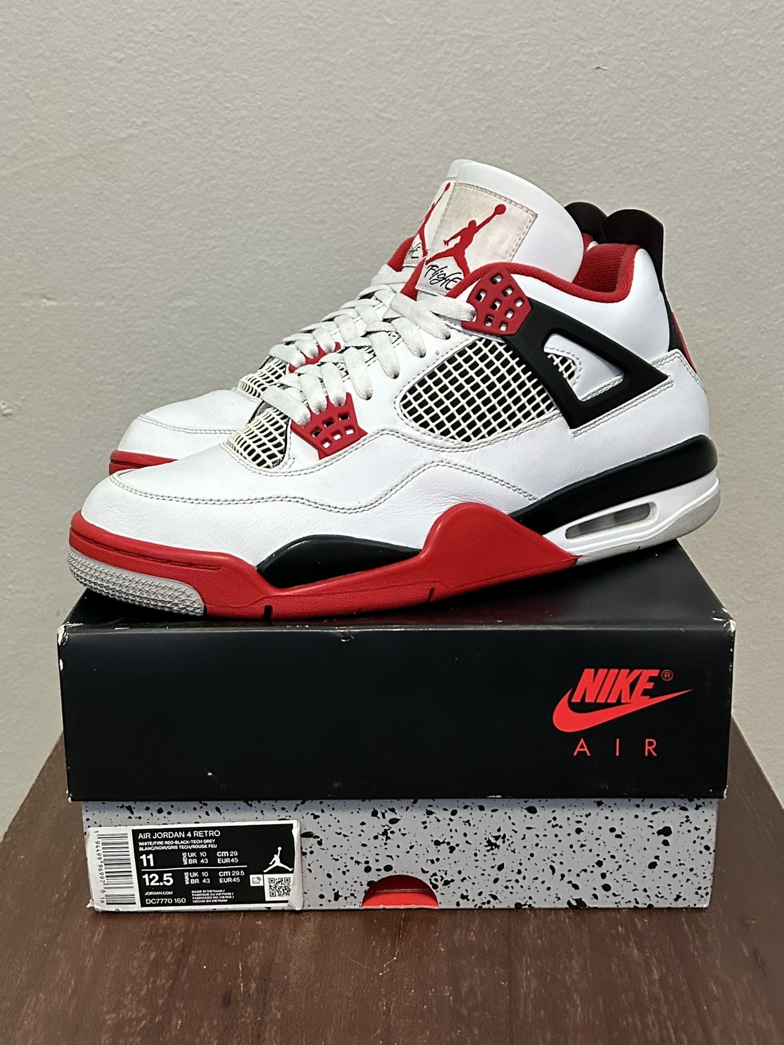 Jordan 4 Fire Red Size 11