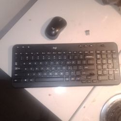 Logitech Wireless Mouse And Keyboard Like New 