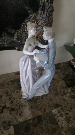 Lladró "Anniversary Waltz"