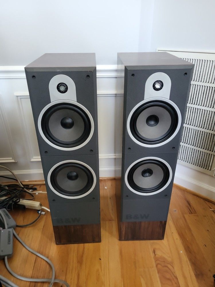 B&W DM580 speakers