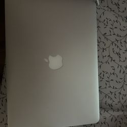 Apple MacBook 13IN 15 1.7 M11 256GB I5
