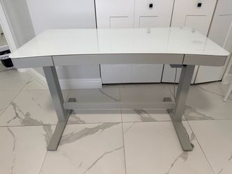 Tresanti Adjustable Height Sit/Stand Tech Desk (White)
