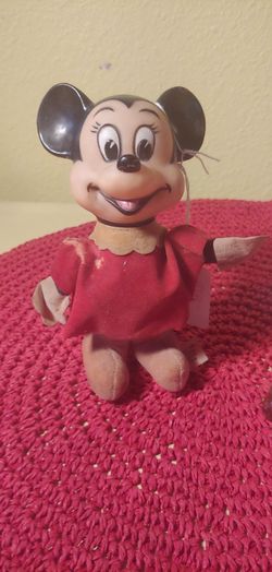 COLLECTIBLE MINNIE MOUSE PAIR