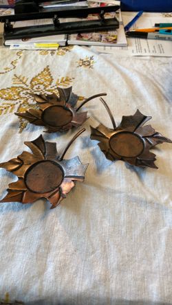 3 leaf metal candle holders