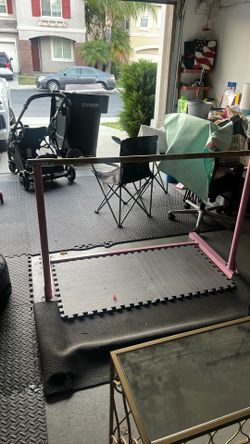 Gymnastic bar adjustable