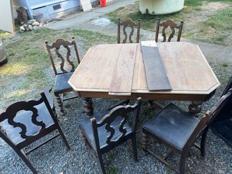 Vintage dining room table