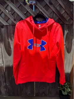 Under Armour sweater size Large
