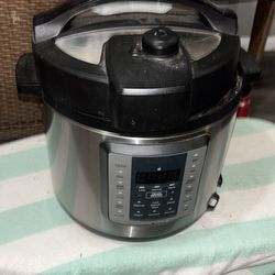 Brand new insta pot never used