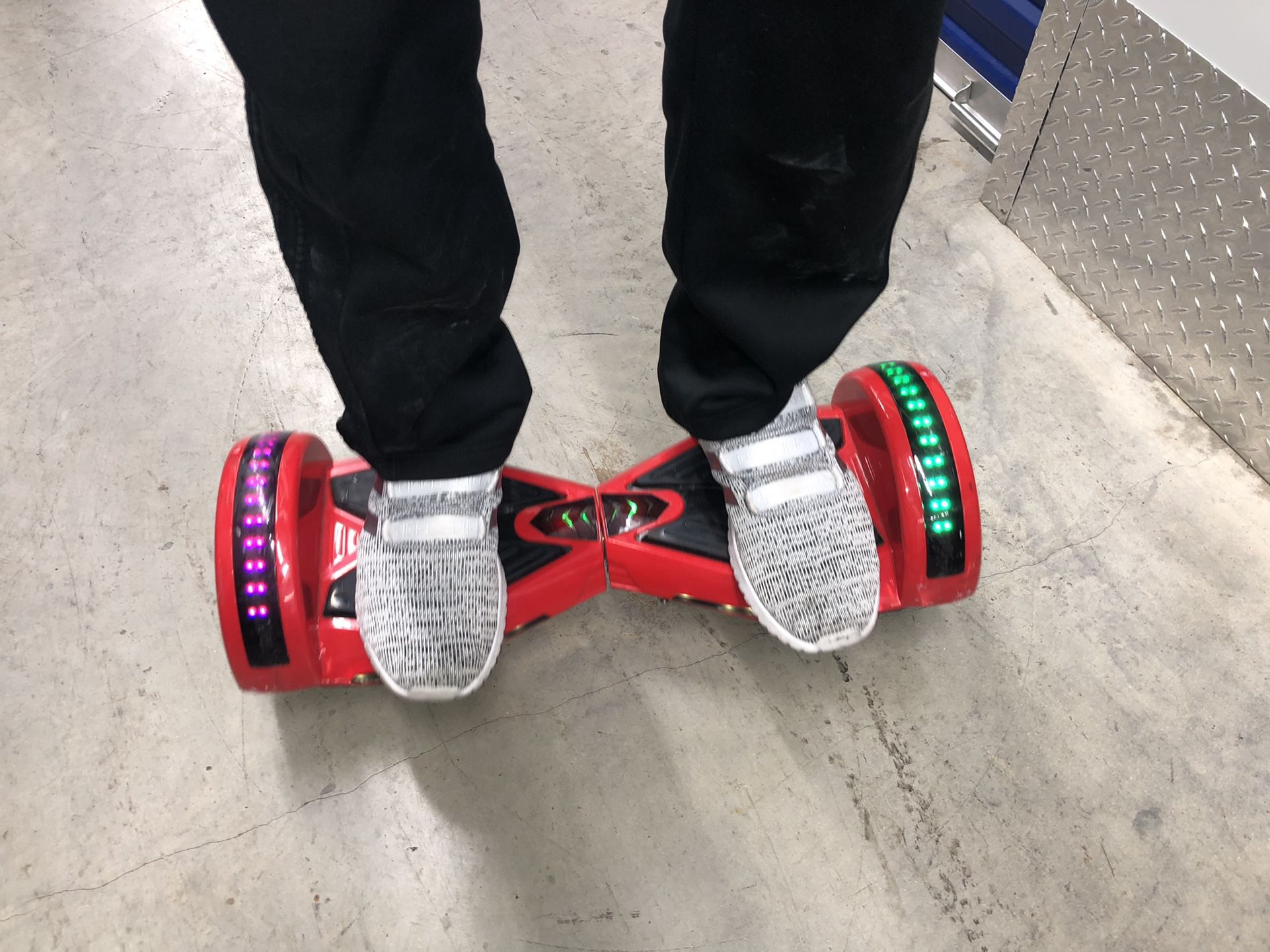 Hoverboard with Bluetooth speaker and White LED lights
