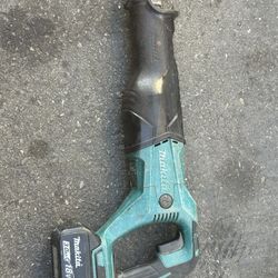 Makita Saw Saw VWith Battery