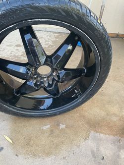 24” Rims With Tires Asking 400$ Or Best Offer Thanks 