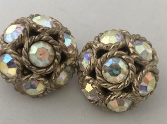 Beautiful Sarah Cov clip on earrings