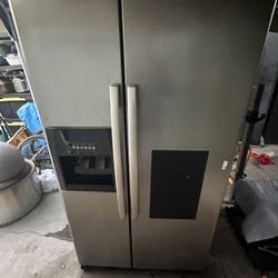 Whirlpool side by side fridge