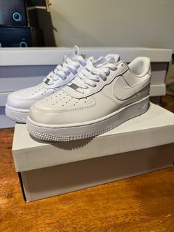 Nike AF 1 white Air Force men size 9 , 11