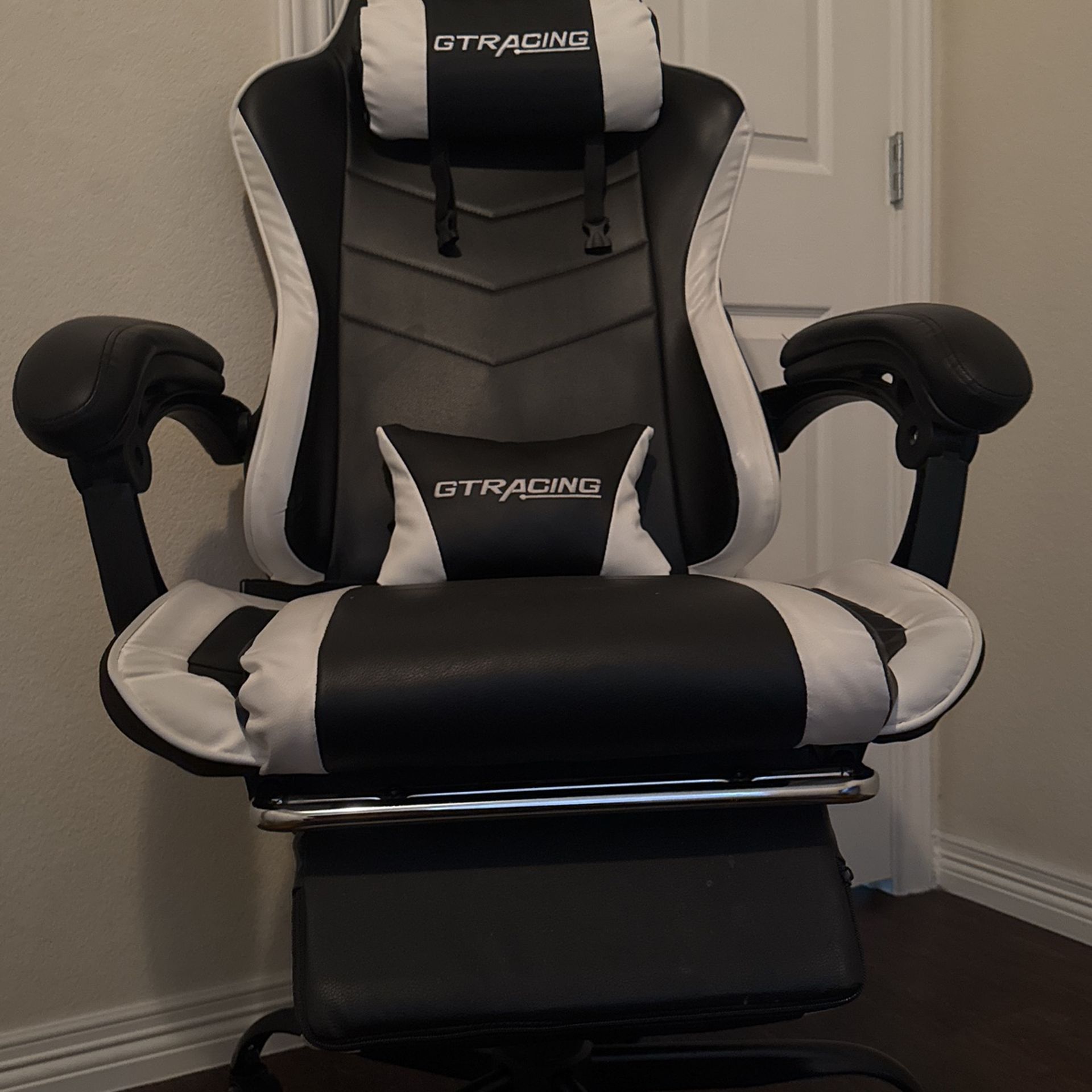 GTRACING GAMING CHAIR