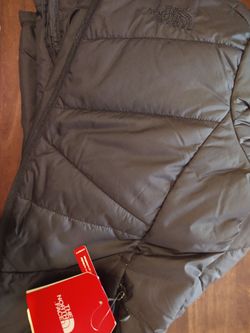 Black North face puff jacket