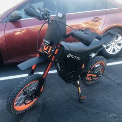 TUTTIO ELECTRIC DIRT BIKE, Hydraulic Brakes, 48V  21 Ah NEW Battery 