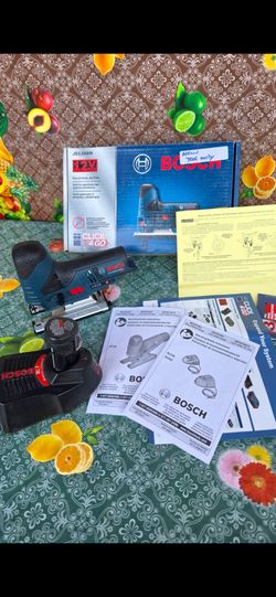 BOSCH 
12-VOLT MAX  VARIABLE SPEED  KEYLESS  CORDLESS  JIGSAW KIT