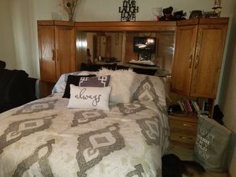 Queen bedroom set.. great condition.. solid wood every drawer perfect ...