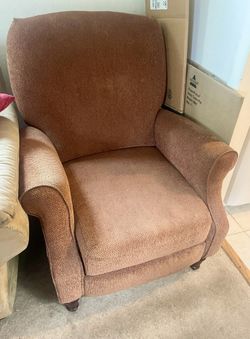 Lane Home Furnishings Chloe Push Back Recliner in Spice/Orange Chenille