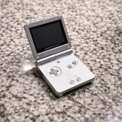 Nintendo Game Boy Advance SP Silver - Retro