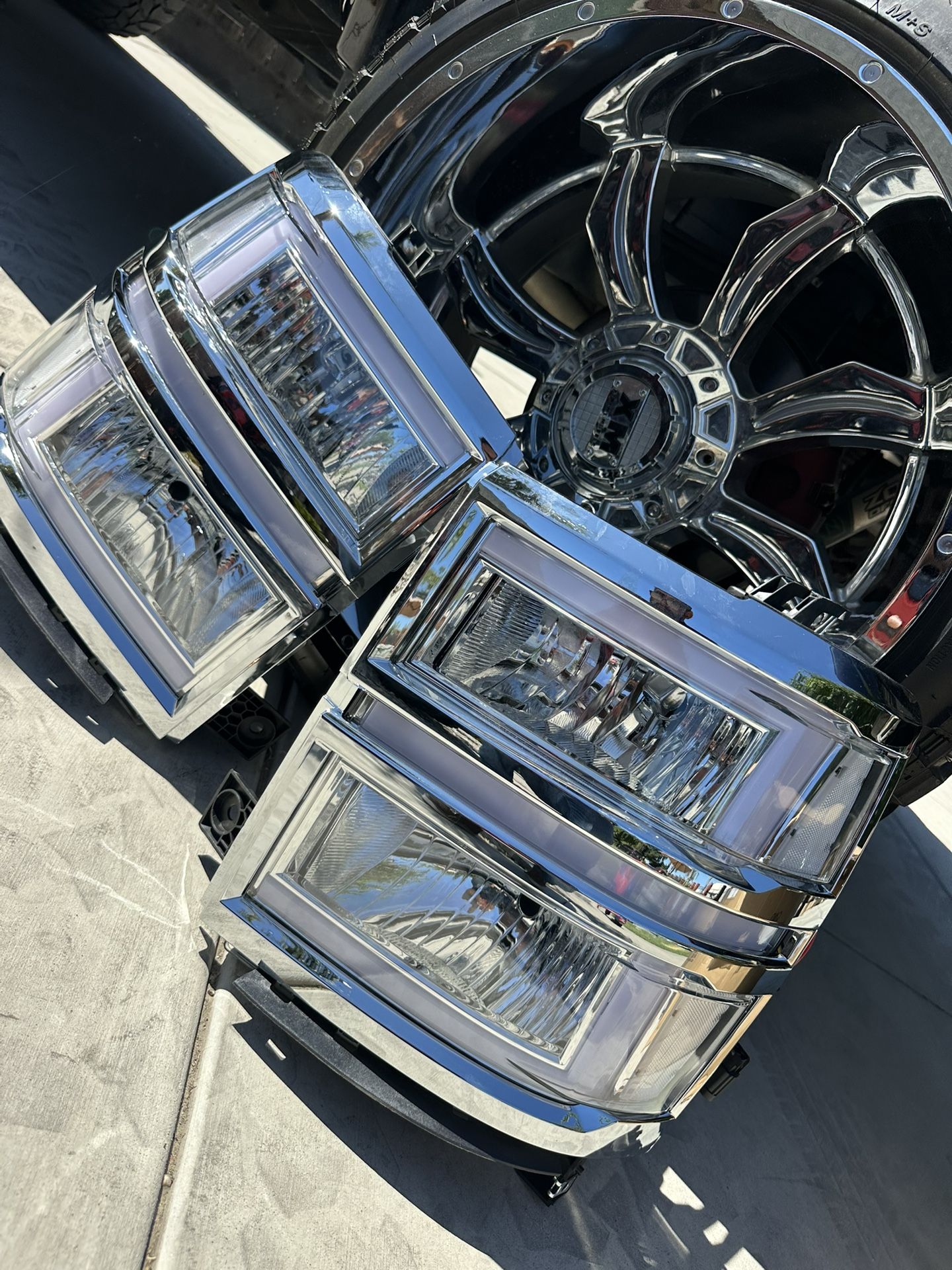 Chevy Silverado headlights New DRL 14-15