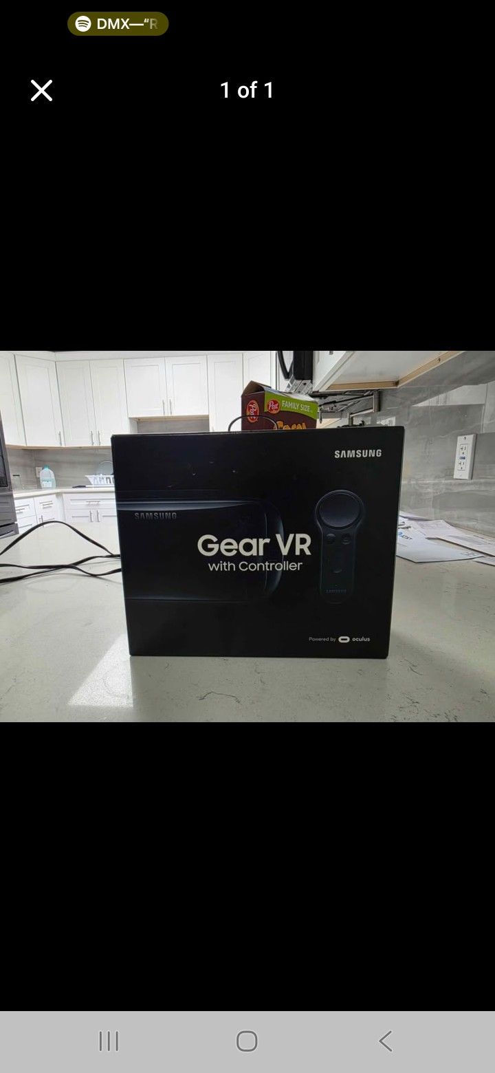 Samsung Gear VR Headset - Like New