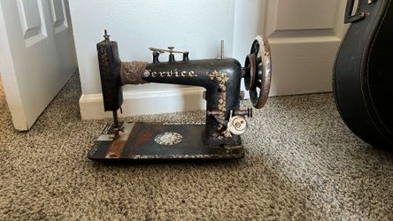 Antique Sewing Machine 