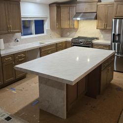 Countertop Installation & Slab Fabrication 