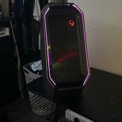 Alienware Area-51 R2 3.5GHz 32GB RAM 512GB+ 1tb W10 Home
