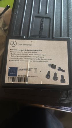 Wheel locks for mercedes-Benz