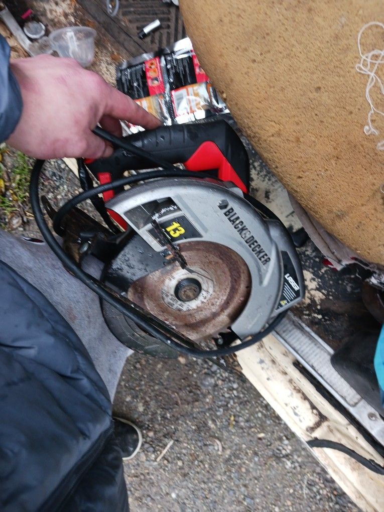 Black And Decker Saw