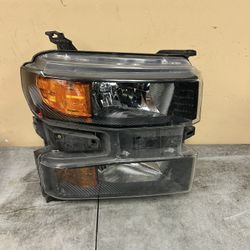 2019 2020 2021 Chevy Silverado 1500 Model Right Halogen Headlight Oem 