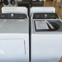 $1228(MSRP$1998, Save $770)Whirlpool Top Load Washer With Front Load Gas Dryer Set