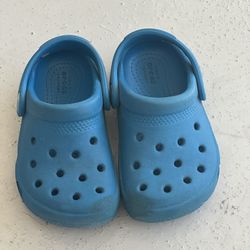 Size 7c Crocs